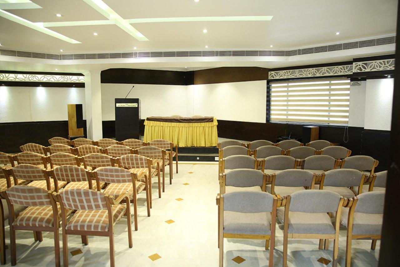 Hotel Royal Omars Kannur Esterno foto
