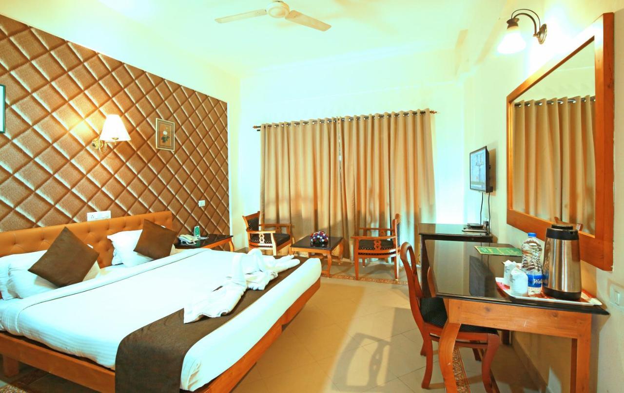 Hotel Royal Omars Kannur Esterno foto