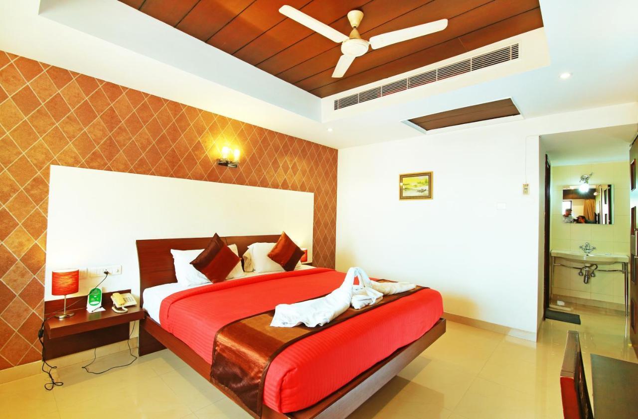 Hotel Royal Omars Kannur Esterno foto