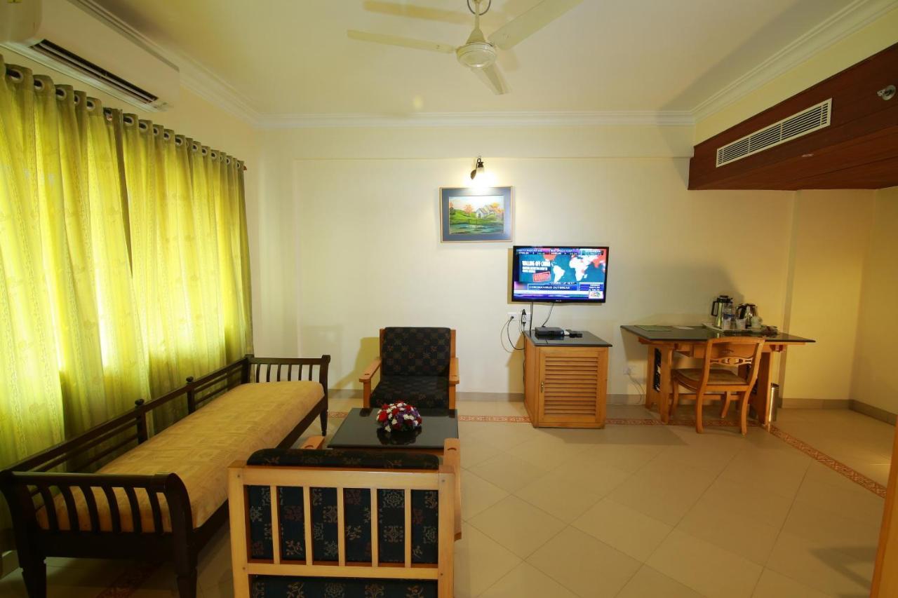 Hotel Royal Omars Kannur Esterno foto
