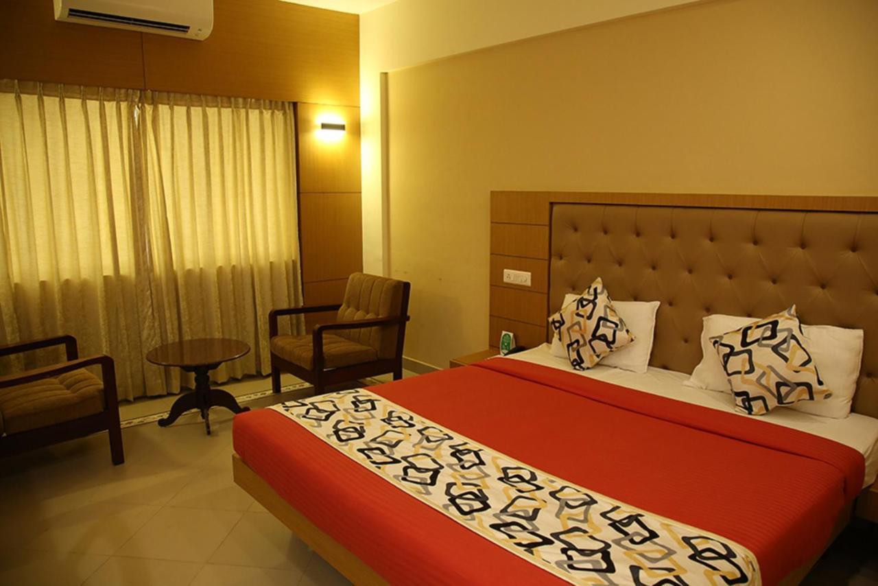 Hotel Royal Omars Kannur Esterno foto