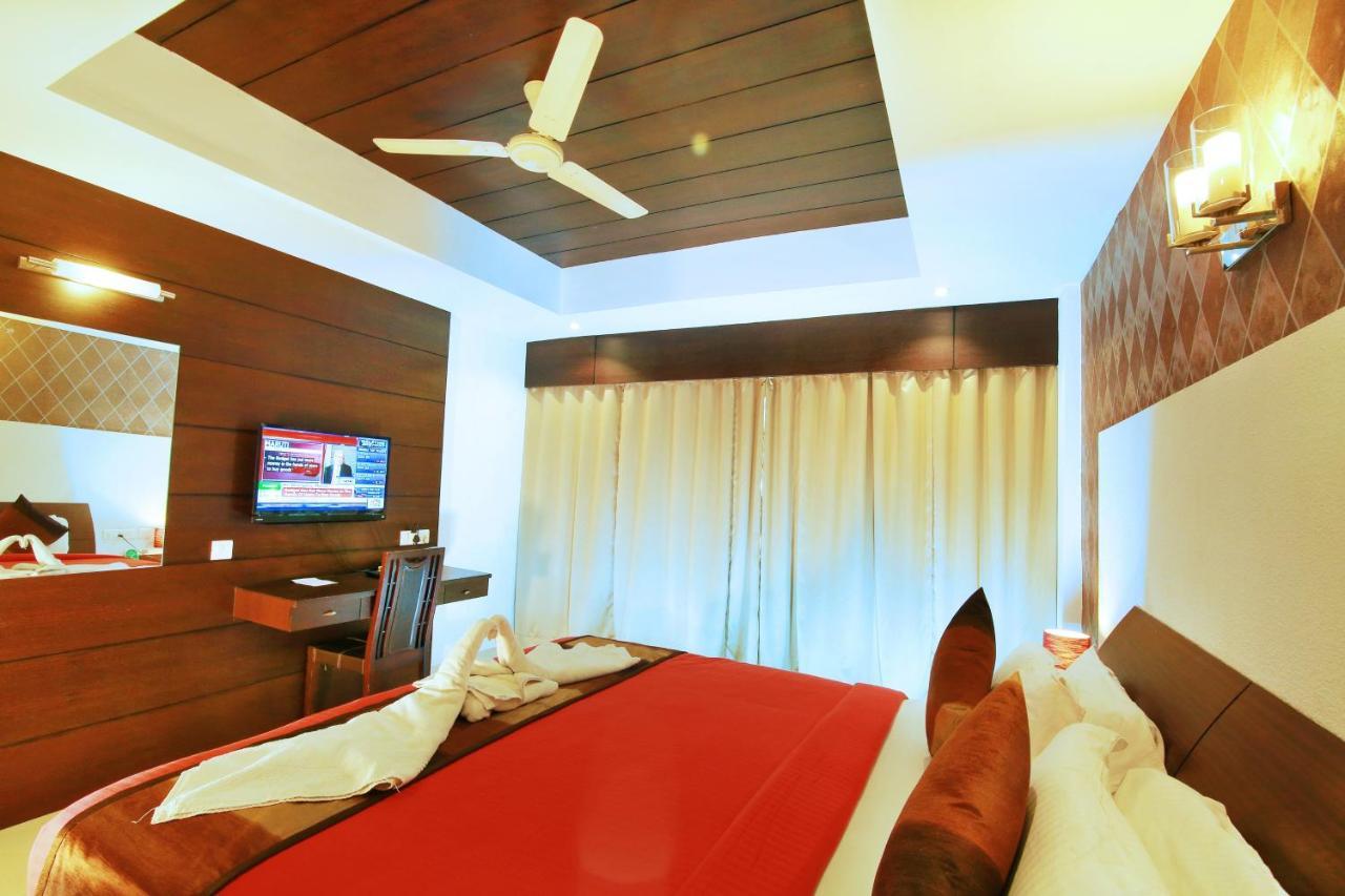 Hotel Royal Omars Kannur Esterno foto