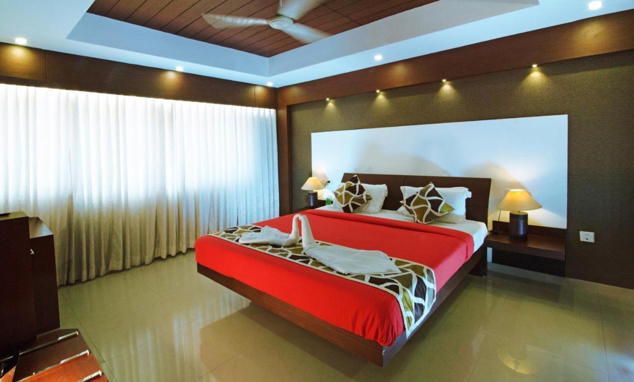 Hotel Royal Omars Kannur Esterno foto