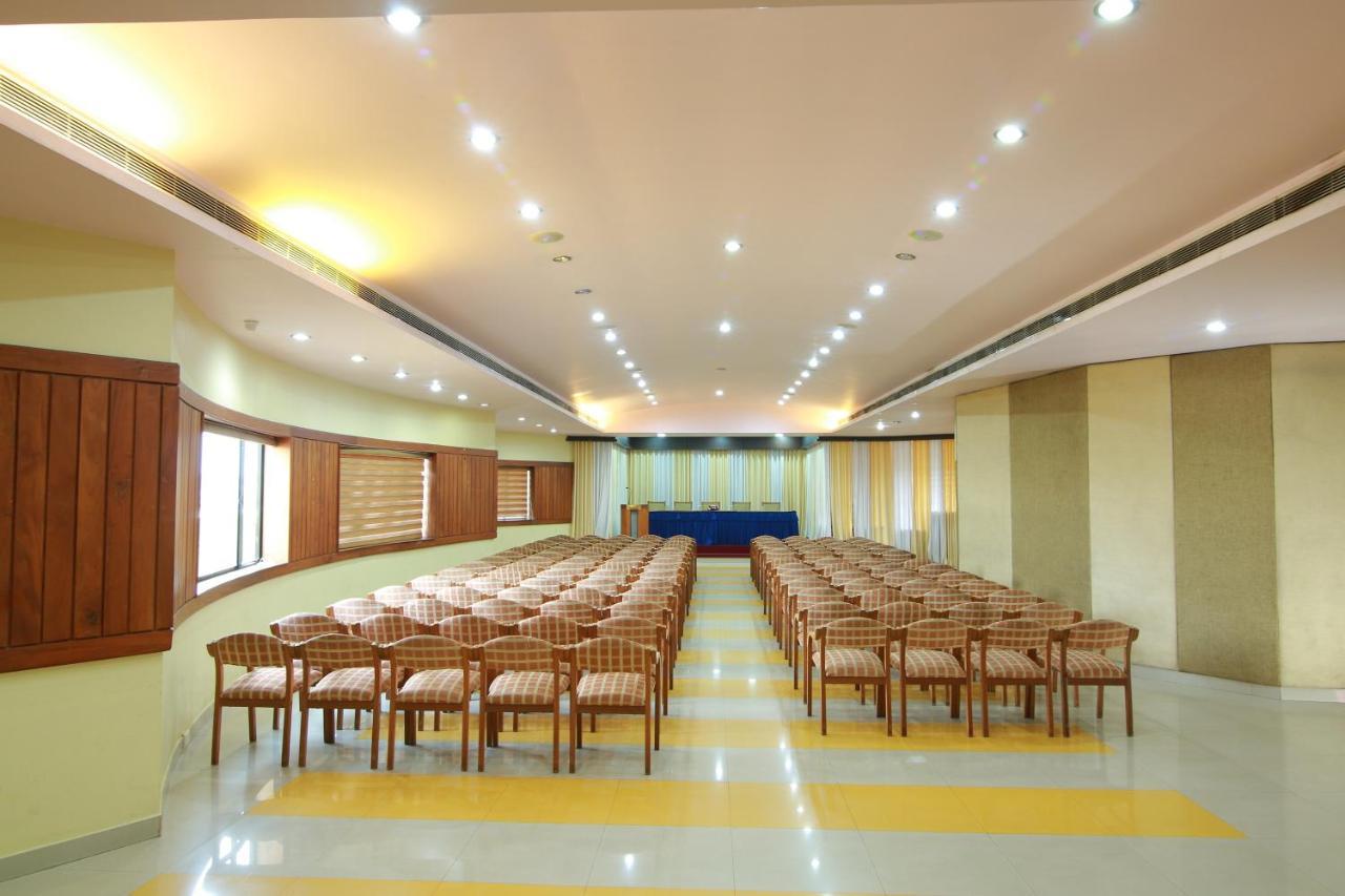 Hotel Royal Omars Kannur Esterno foto