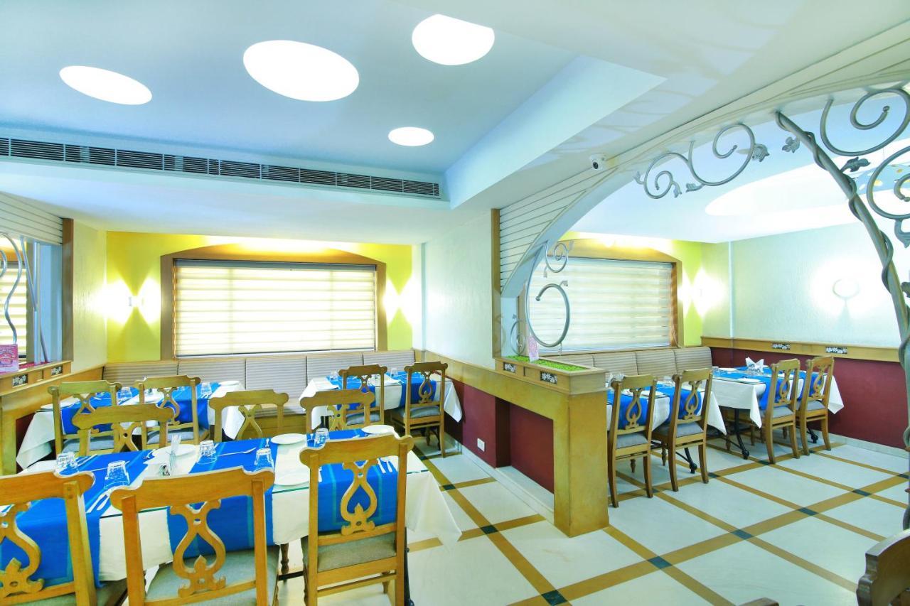 Hotel Royal Omars Kannur Esterno foto