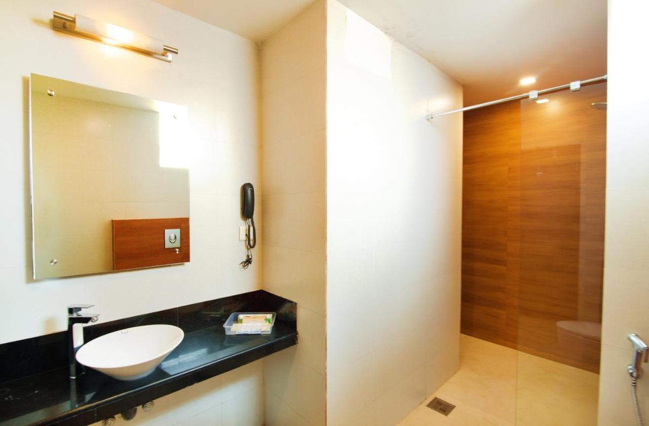 Hotel Royal Omars Kannur Esterno foto
