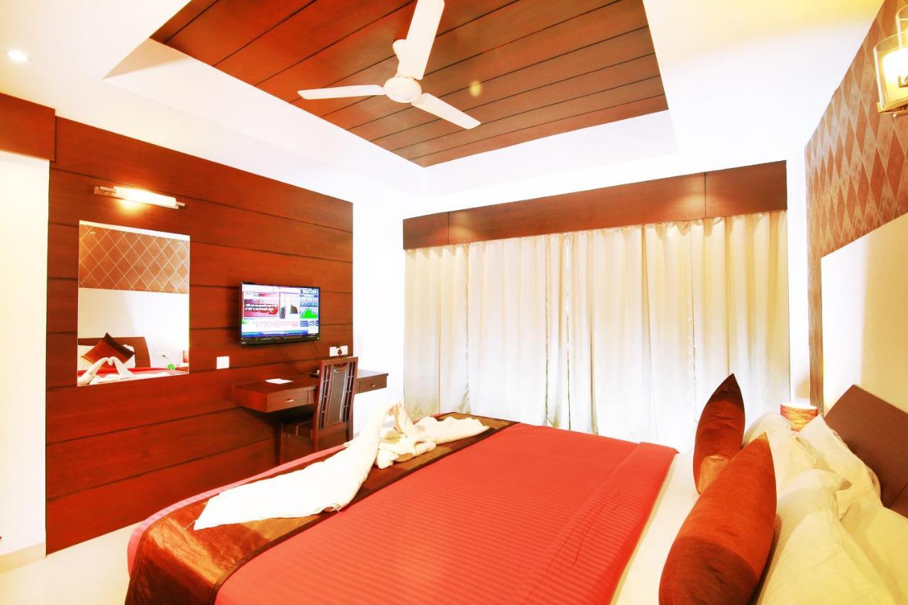 Hotel Royal Omars Kannur Esterno foto